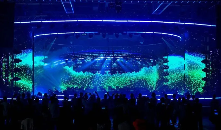 black lighting truss
